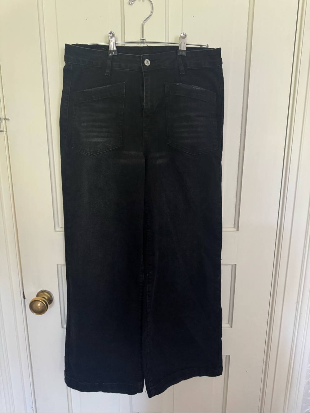 Black Cropped Wide-Leg Jeans - Women